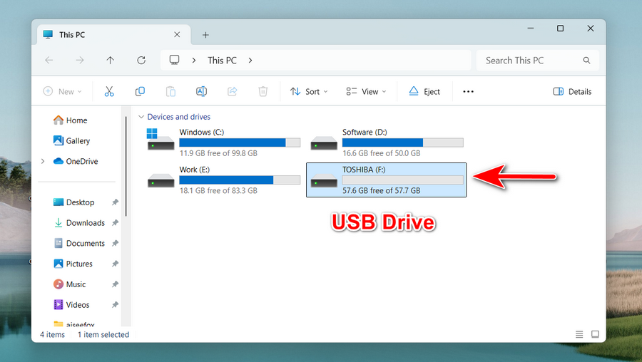 usb drive visible